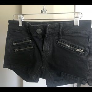 American Eagle black shorts